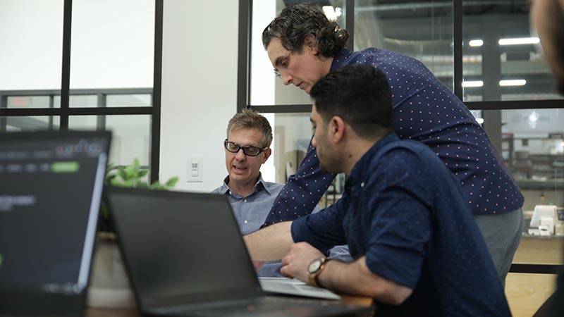 چگونه از یک مشاور بازاریابی بیشترین بهره را ببرید: راهنمای جامع