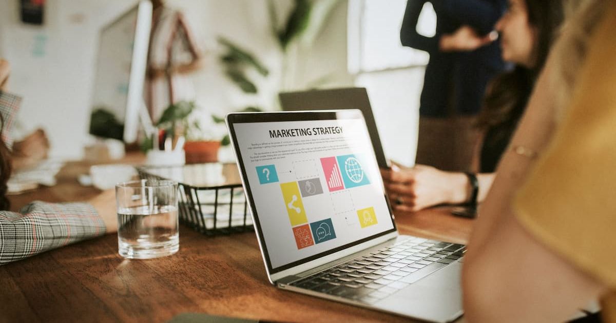 چگونه کنترل استراتژی بازاریابی خود را به‌ دست بگیریم؟